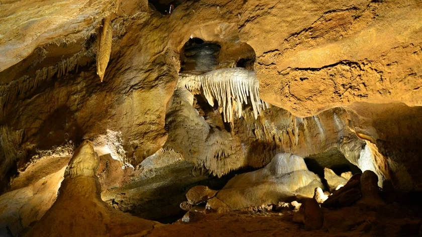 Koněpruské Jeskyně