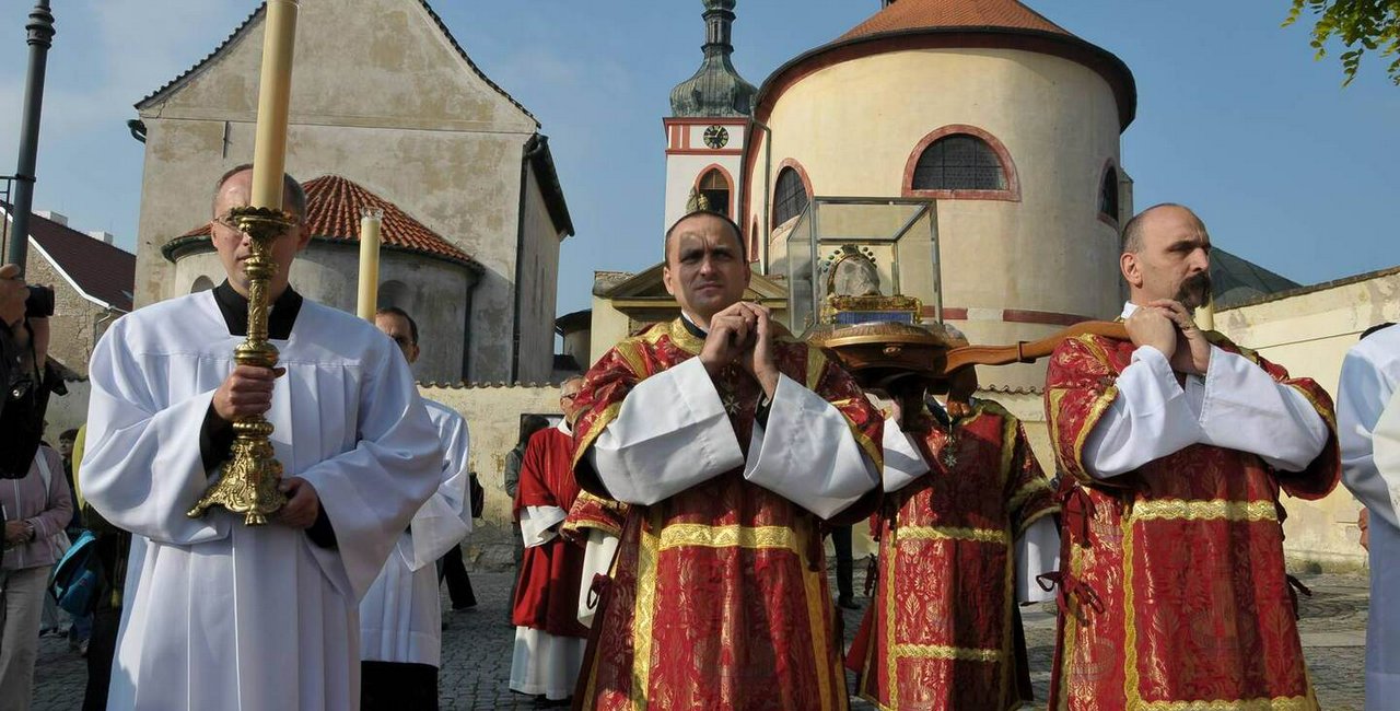Bones and all The relics of St. Wenceslas arrive in Prague on Czech