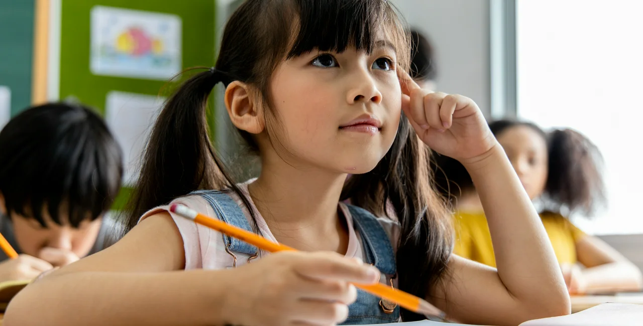 iStock / child in clasrrom Pongtep Chithan