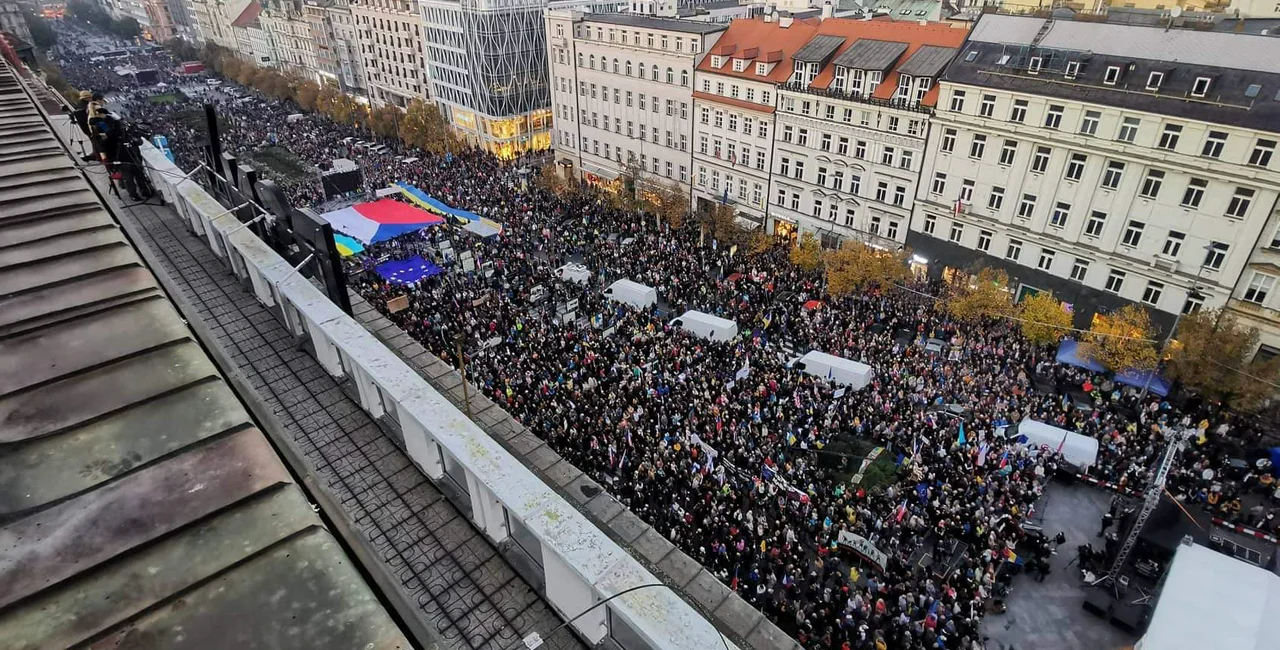 Tens of thousands of people attend a rally against fear and hatred. Photo: Facebook. Million Moments,