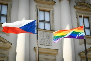 News in brief for June 21: New poll – Czechs' support of civil partnerships and gay marriage jumps since 2019