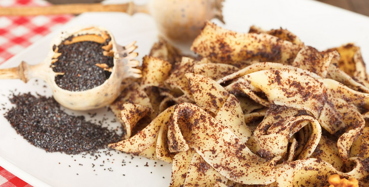 Treat yourself to noodles with poppy seeds on World Pasta Day Prague