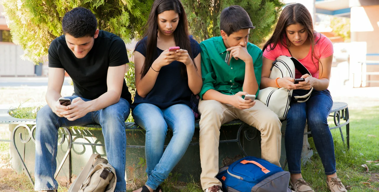 Teenagers nowadays are increasingly addicted to social media. Photo via iStock/Antonio_Diaz.
