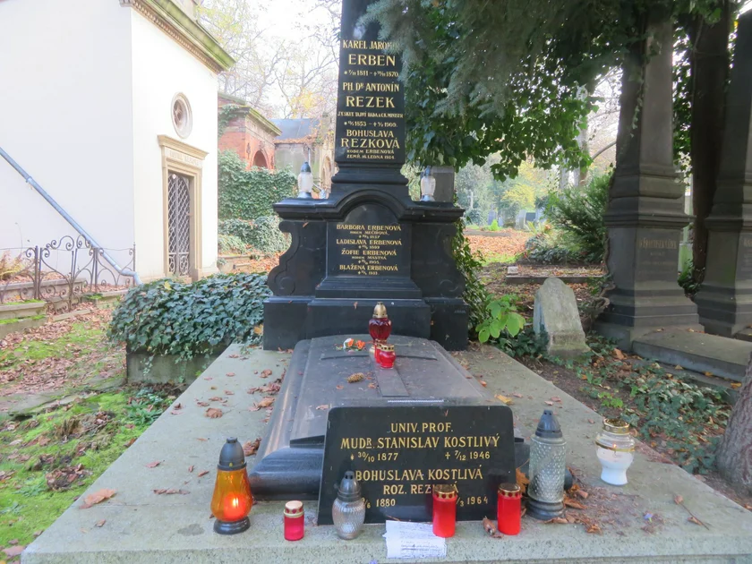 Grave of Karel Jaromír Erben. Photo: Raymond Johnston.