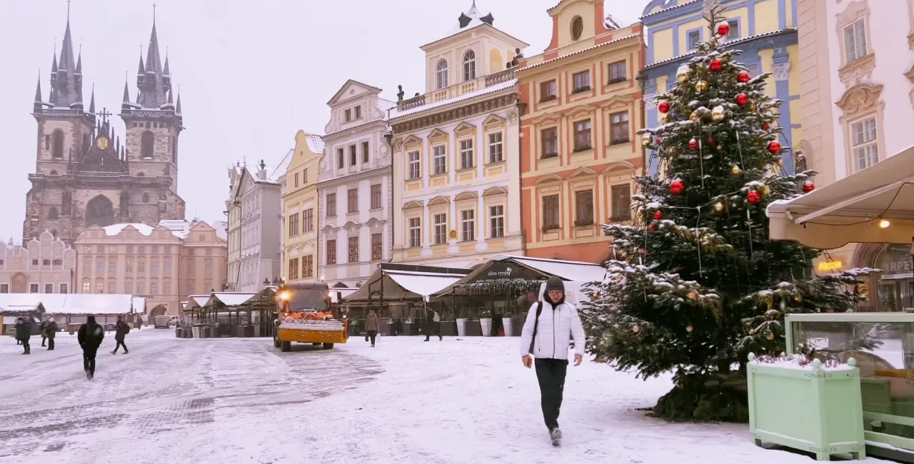 Prague's Old Town Square covered in snow. Screengrab: YouTube /  Moody Walks