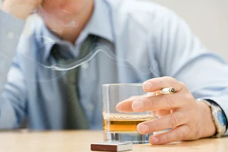 Smoking, drinking, eating – survey reveals Czechia's hardest habits to give up