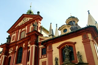 Weekend headlines: Catholic Church to sell additional Prague landmarks