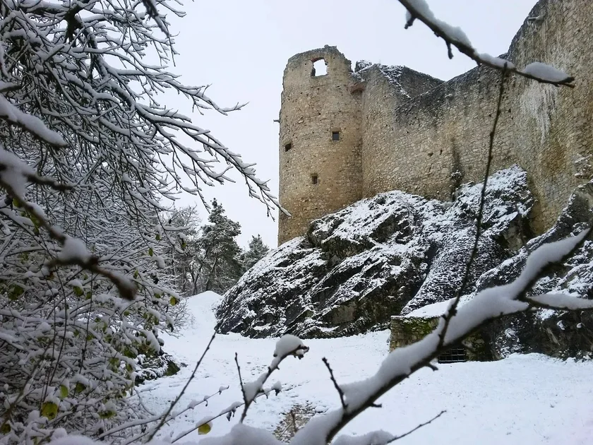 Rabí Castle in winter. Photo: Facebook.