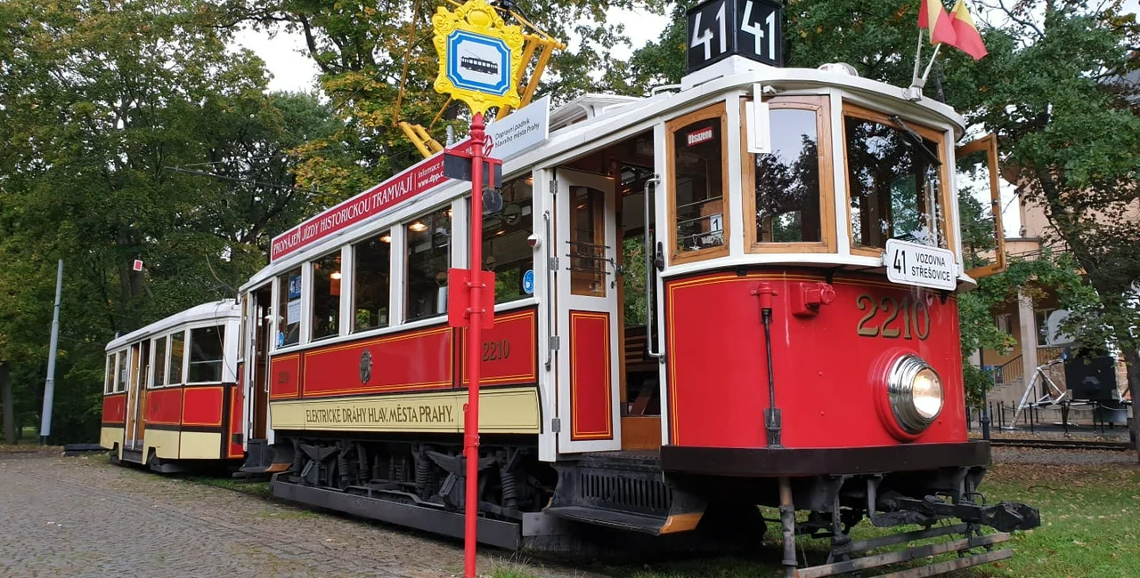 Historical tram 41 in Stromovka. Photo: Muzeum MHD Praha, Facebook.