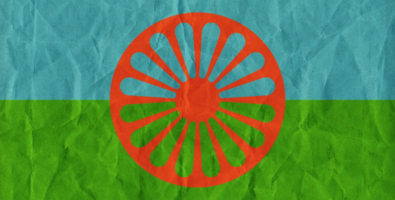 Illustrative image of Roma flag - iStock / wasantistock