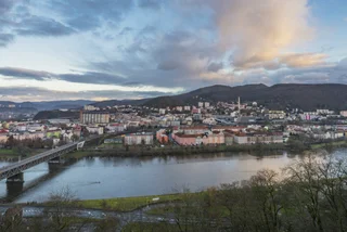 Czech weekend headlines: Record high temperatures lead to flood warnings