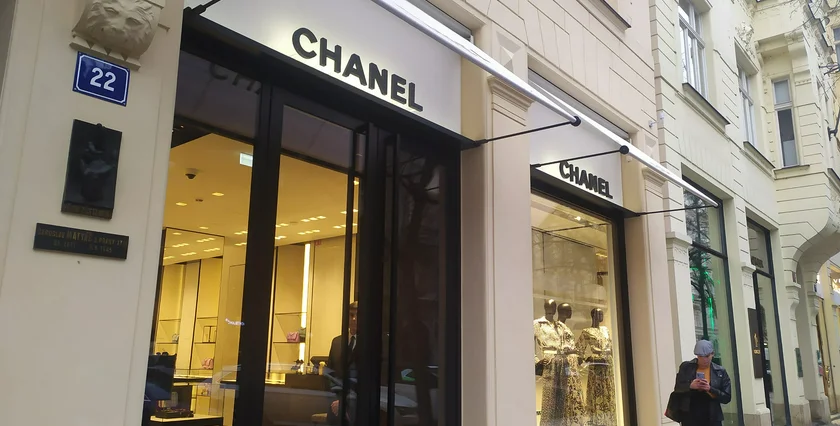 Luxury shop on Pařížská Street. Photo; Raymond Johnston