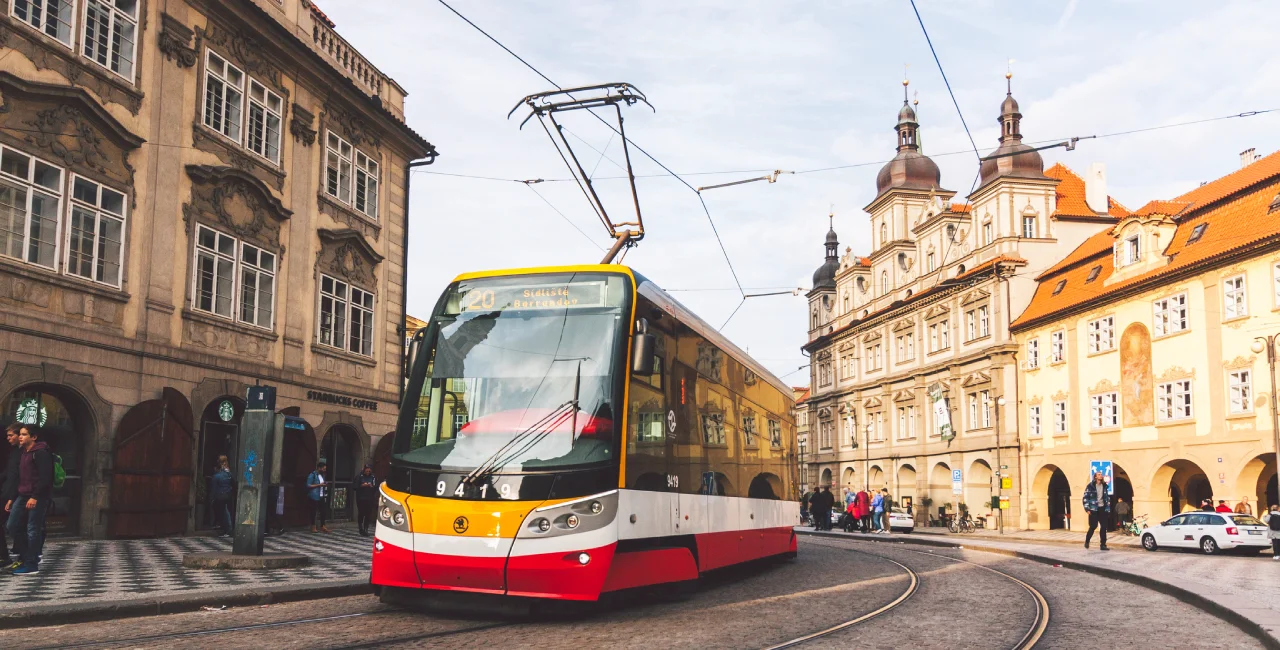 Trams to return to Prague's Malá Strana a week earlier than expected
