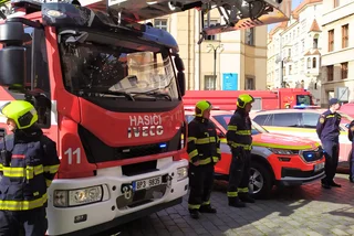 Prague firefighters commemorate 170 years with a parade