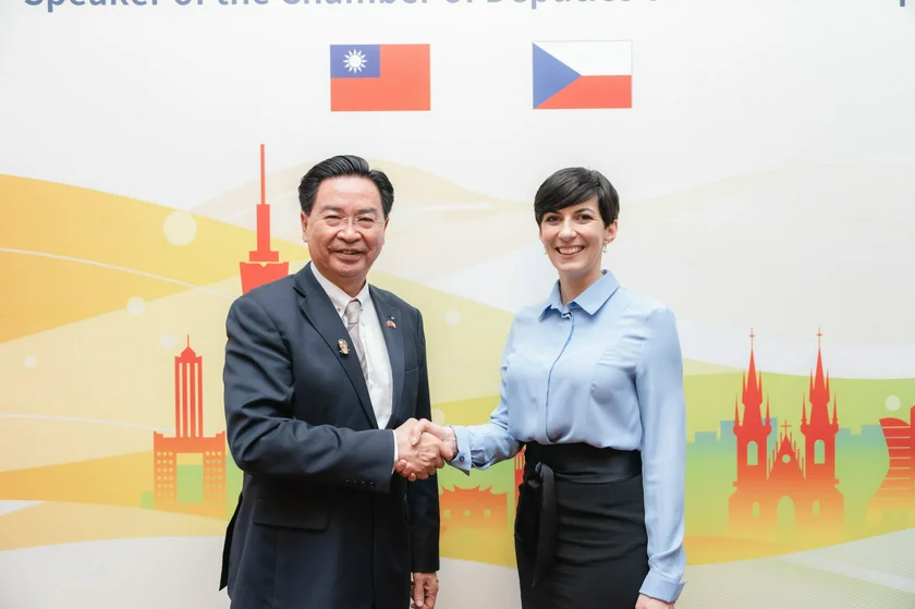 Photo of lower house speaker Markéta Pekarová Adamová with Joseph Wu, Minister of Foreign Affairs for Taiwan (photo: Twitter / @MOFA_Taiwan)