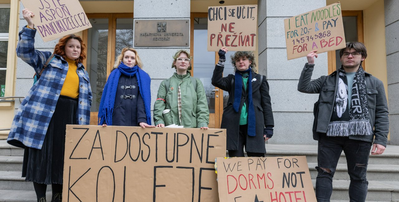 High prices, low quality Czech students’ frustrations boil over at