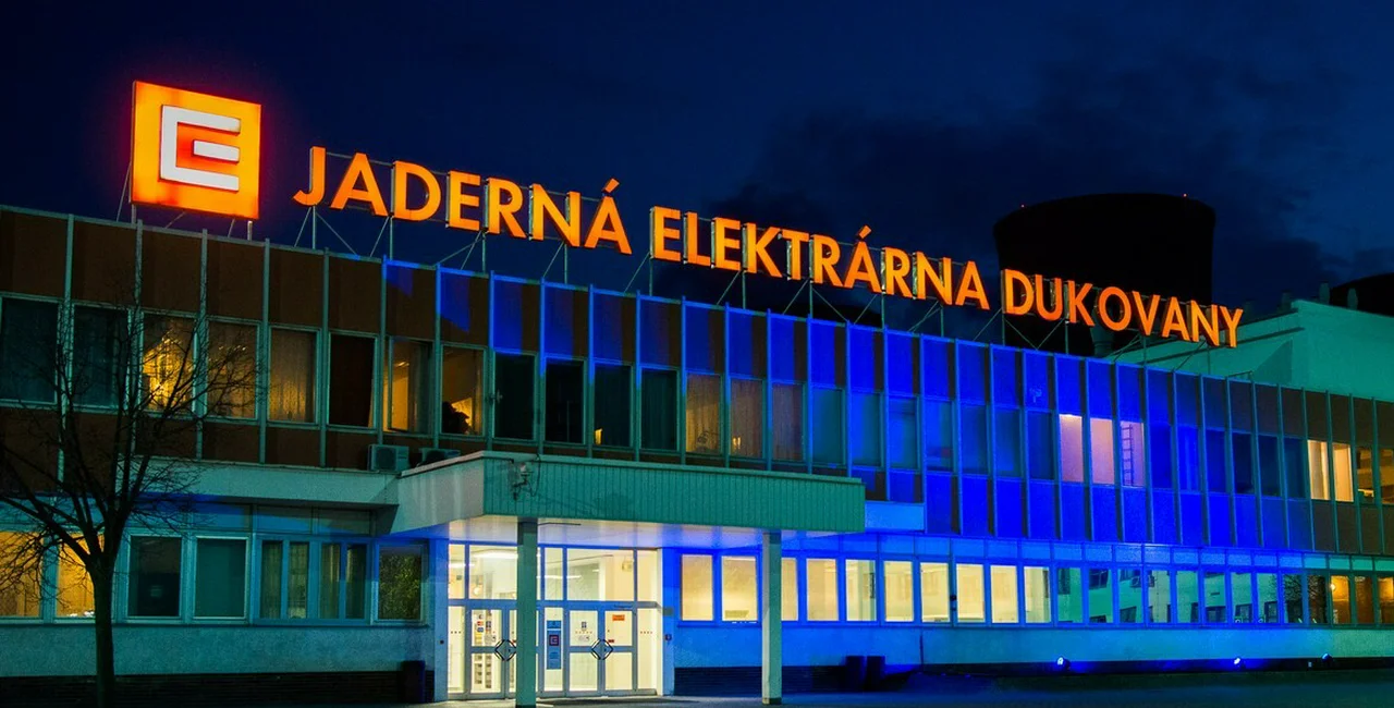 The Dukovany nuclear power plant lighting up in blue to mark World Autism Awareness Day. (Image: CEZ Group)