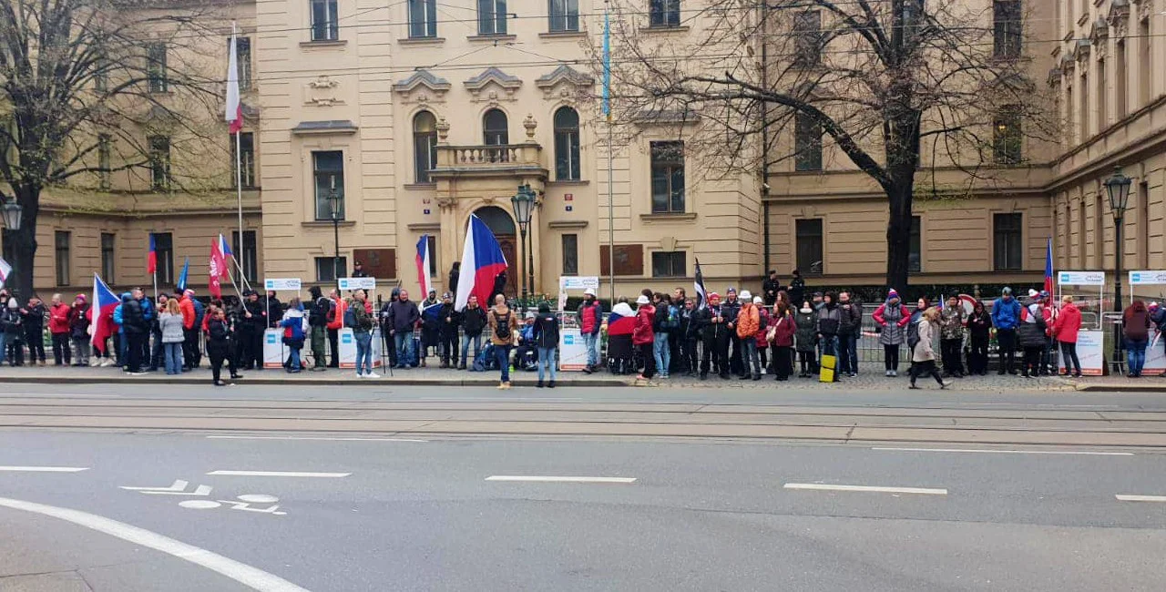 Photo of protestors in front of this morning via Facebook / Jindřich Rajchl