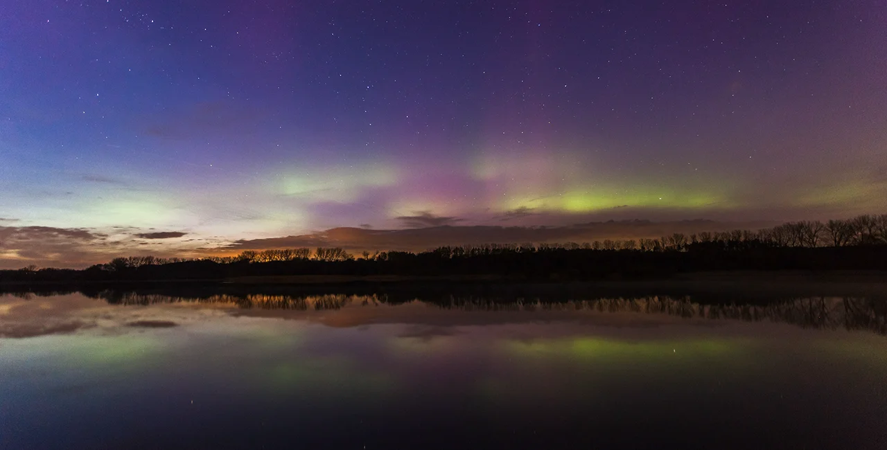 Skywatchers share photos of the northern lights, visible from Czechia on Sunday