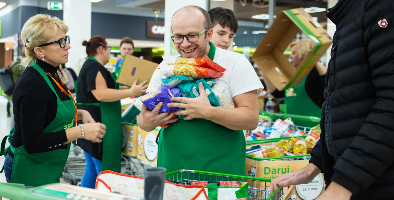 Weekend headlines: Record number of Czech shops join spring food drive
