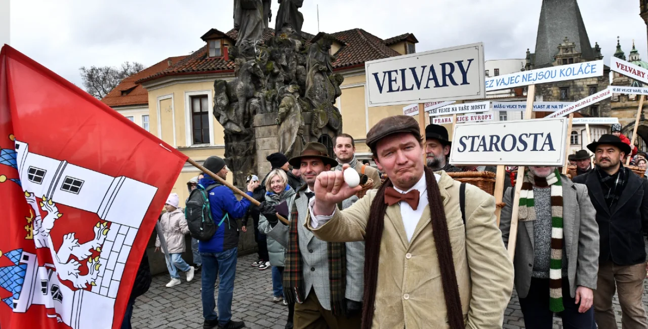 VIDEO OF THE WEEK: See re-enactment of egg-citing medieval legend on Charles Bridge