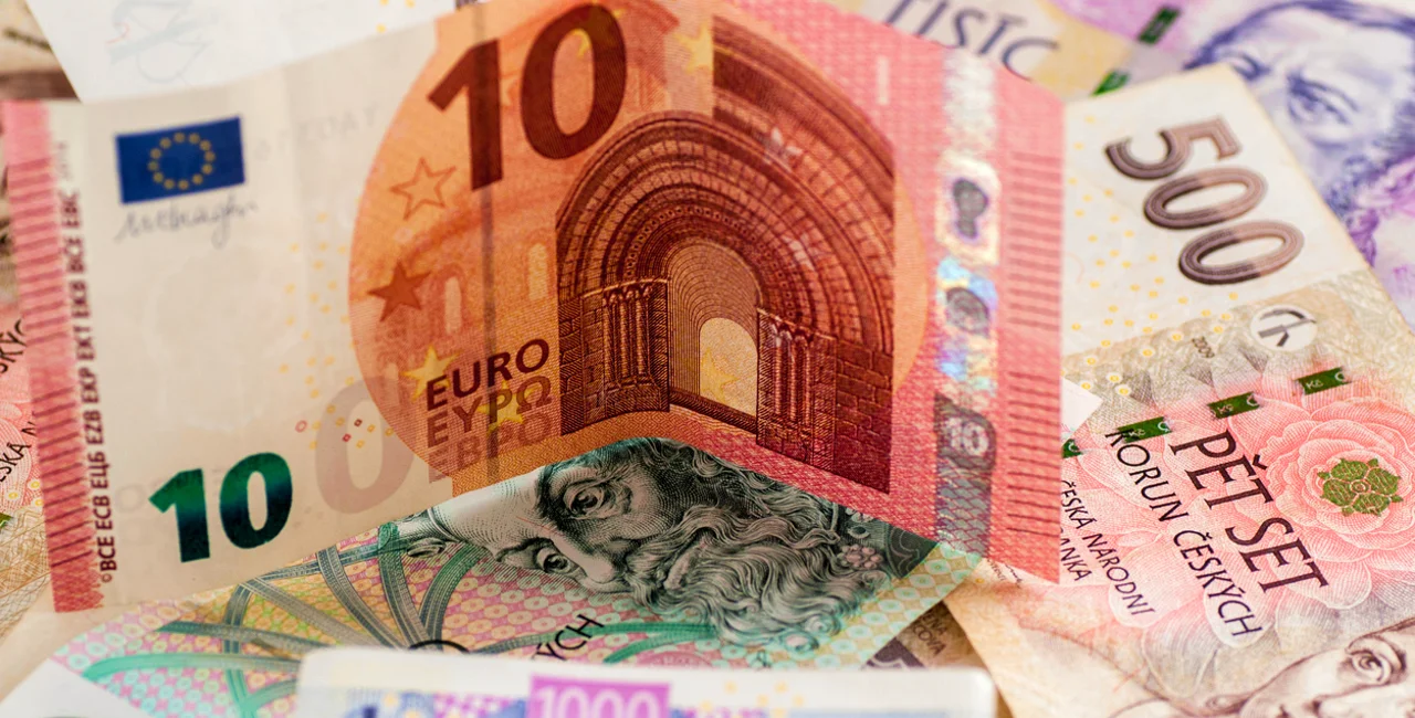 Czech PM: Adoption of the euro is off the table