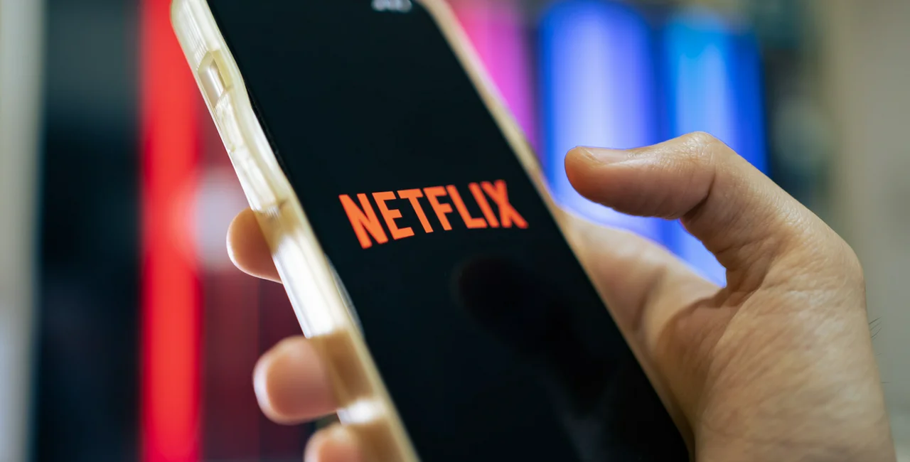 Netflix begins global crackdown on password sharing, affecting Czech users