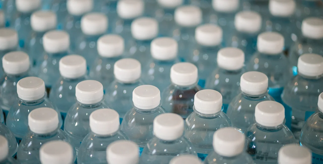 Czech retailers must offer return point for PET bottles