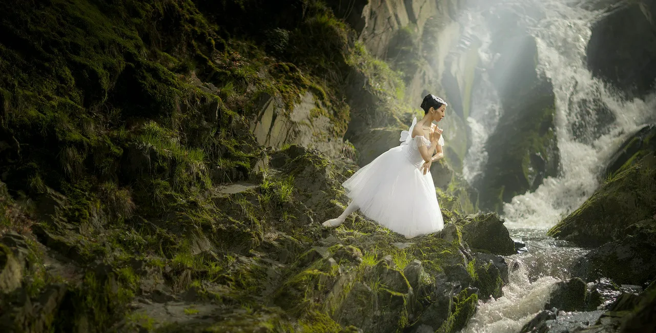 A new production of La Sylphide opens at the State Opera in Prague.