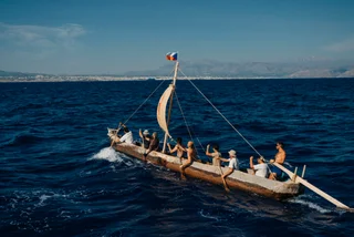 Czech archeologists test Early Stone Age ship on Hradec Králové reservoir