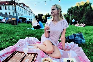 This weekend in Prague: Enjoy a prosecco and Vietnamese-food picnic in the park