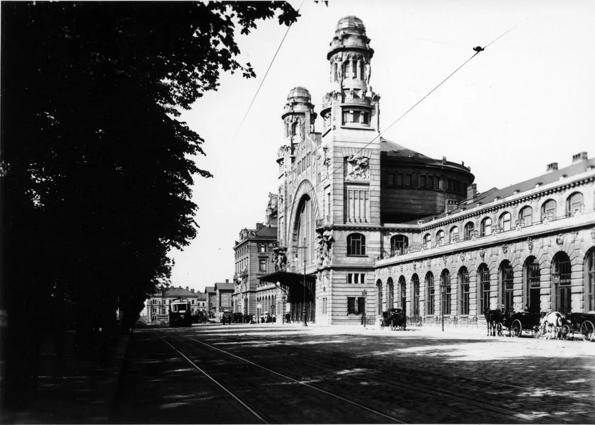 Main train station in 1902. Photo: Zikmund Reach