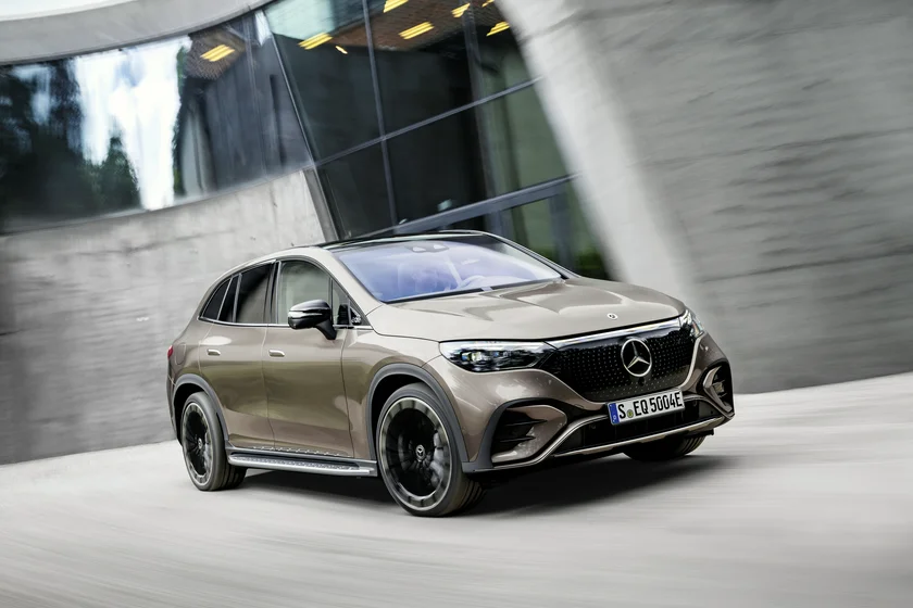 MERCEDES replace 1 MAY2023  EQE SUV   D678291