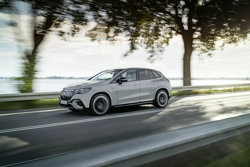 MERCEDES replace 2 MAY2023 Mercedes-AMG EQE SUV D678433