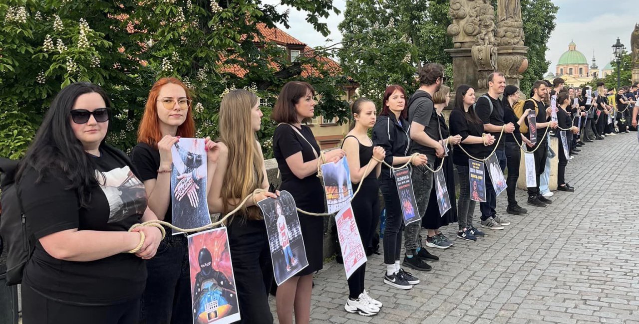 21. mai-nyheter i korte trekk: Praha-begivenheten til minne om forsvaret av Mariupol