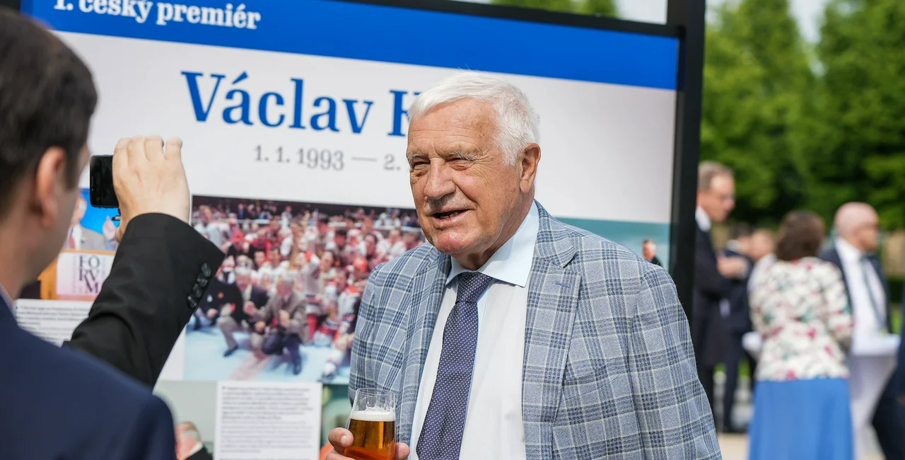 Former prime minister Václav Klaus in front a panel with his name. Photo: Vlada.cz