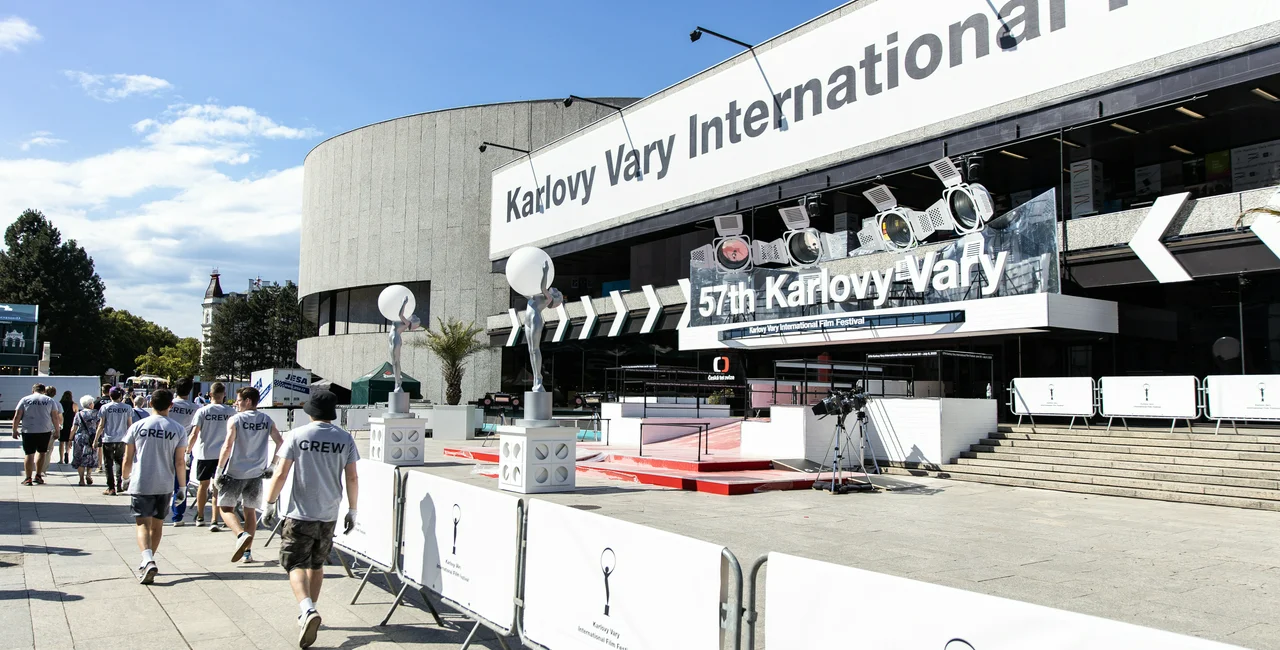 Photo via Twitter / KVIFF