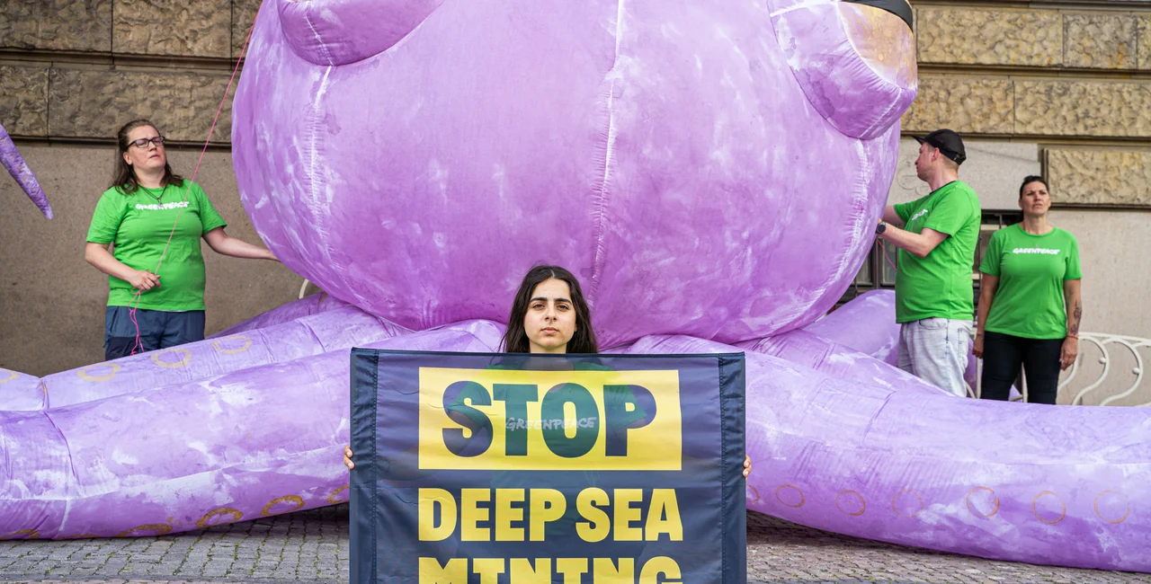 PHOTO GALLERY: Activists inflate giant purple octopus in Prague