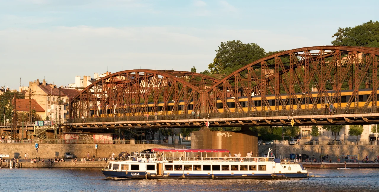 UNESCO calls for preservation of historic Výton railway bridge