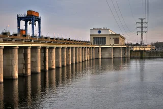 Part of the Kakhovka dam, which faced an attack on June 6. (Image: Wikimedia Commons)