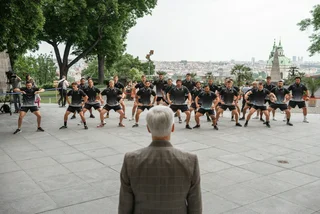 New Zealand rugby team honors 30 years of Czech-Kiwi diplomacy with haka dance at Prague Castle