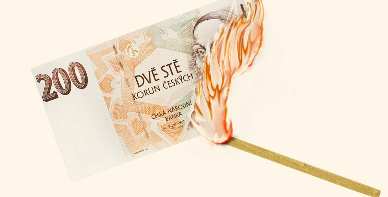 Average Czech wage takes a hit with 6.7 percent realterm decline