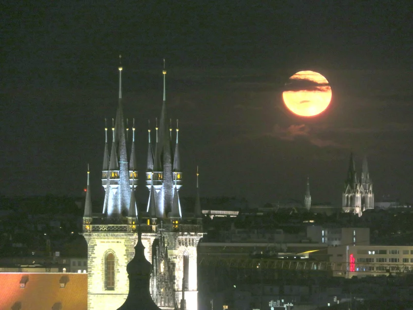 Supermoon over Old Town Square on July 3, Photo: Raymond Johnston