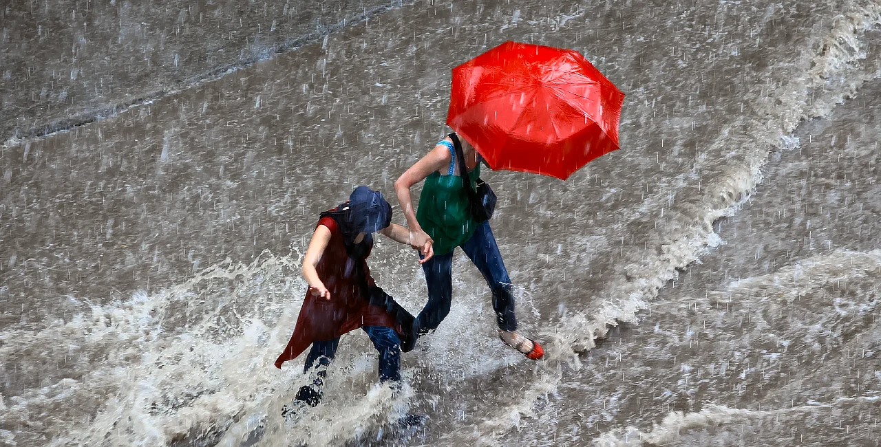 Czechia braces for heavy storms and cooler temperatures over the weekend