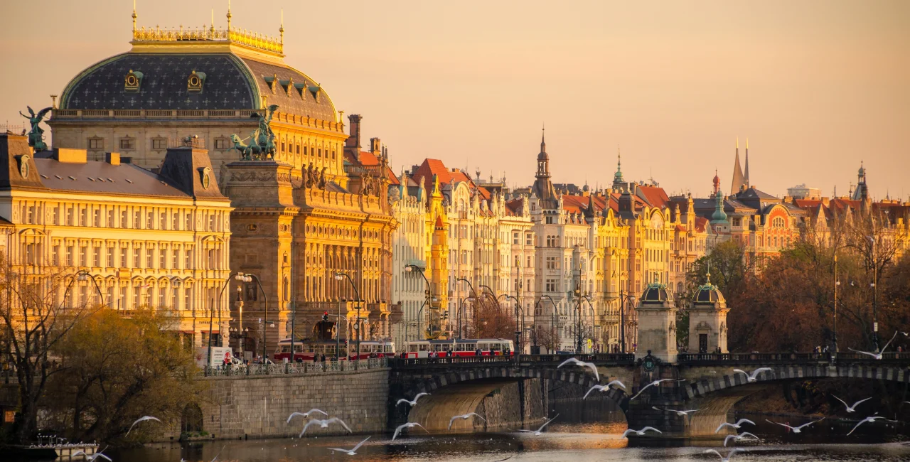 Photo via Unsplash by Osaid Hashmi