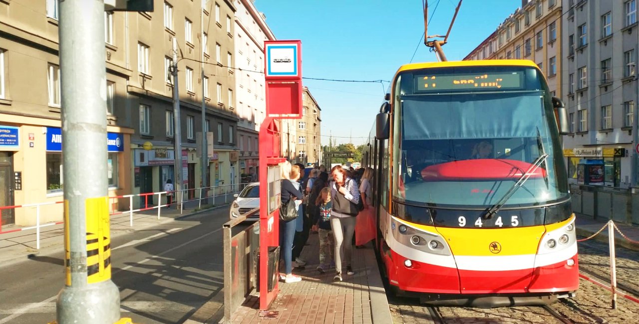 Expansion of dangerous Prague 3 tram stop to enhance pedestrian safety
