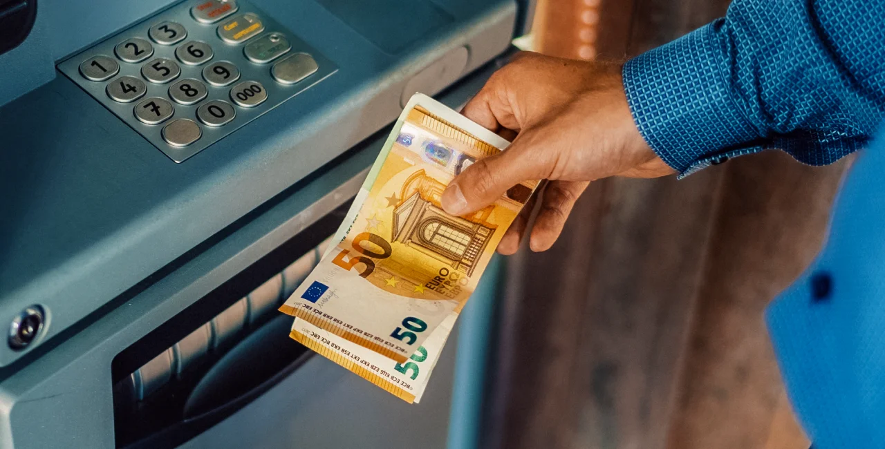 Czech banks ramp up interest rates for euro deposits: How much money can you earn?