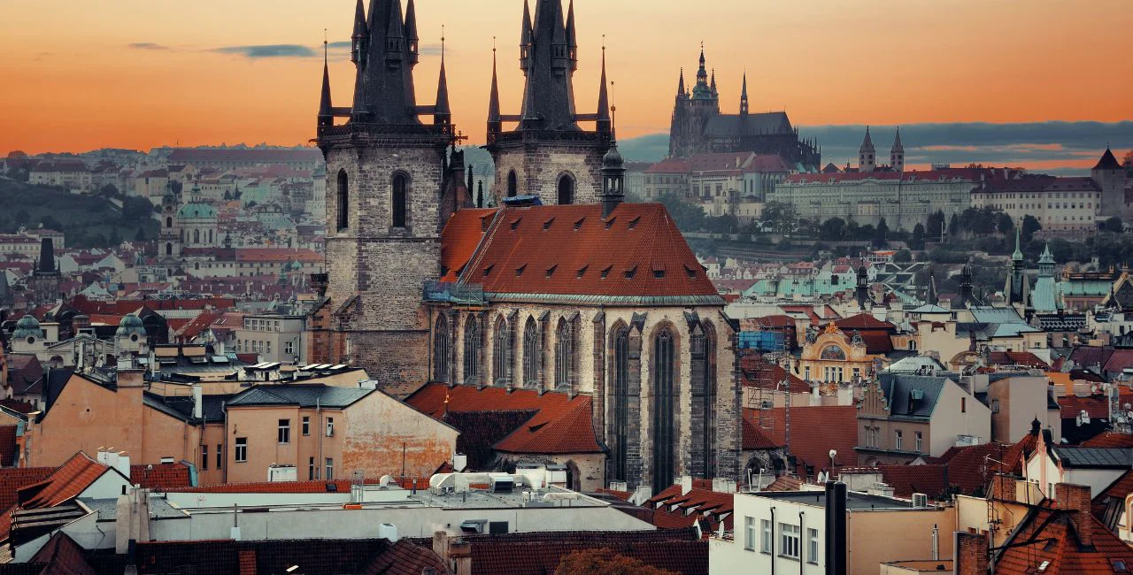 Prague at dawn / rabbit75_cav