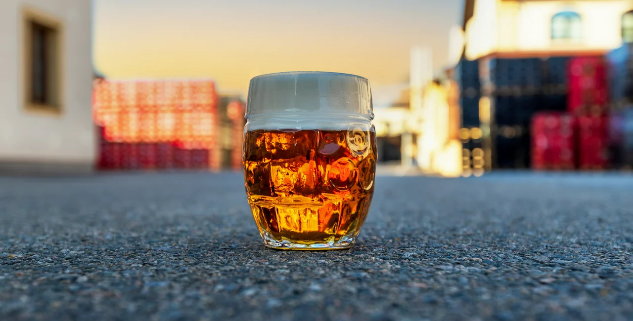 Draft beer in a Czech courtyard. Photo: iStock / Roman Bjuty