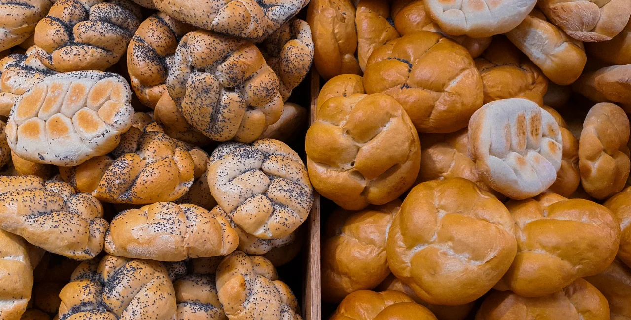 Fresh Czech houska buns, with or without poppyseeds. Photo: iStock / Anna Chaplygina